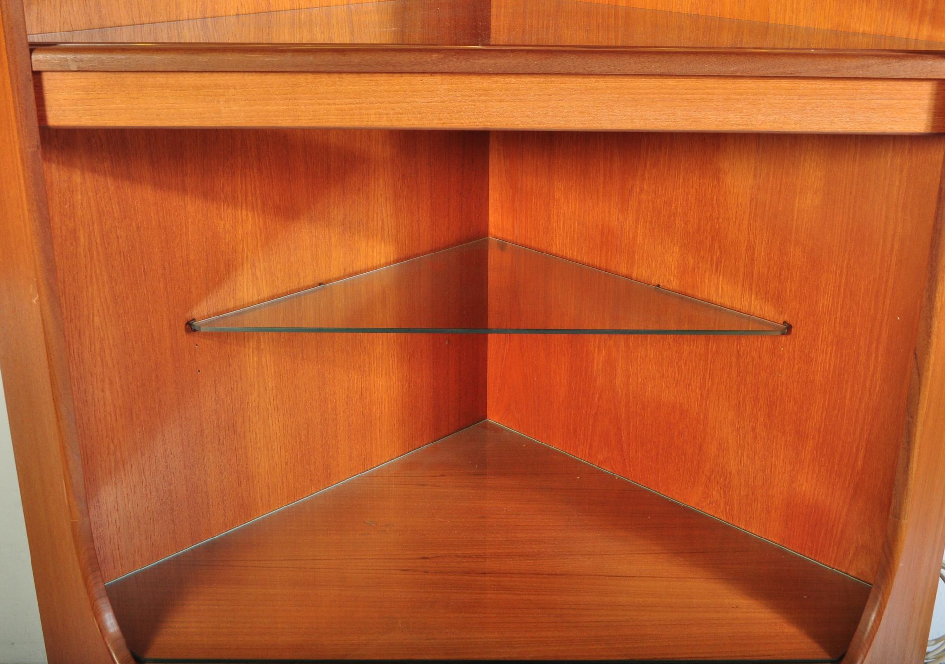 G-PLAN FRESCO RANGE TEAK WOOD CORNER DISPLAY CABINET - Image 2 of 5