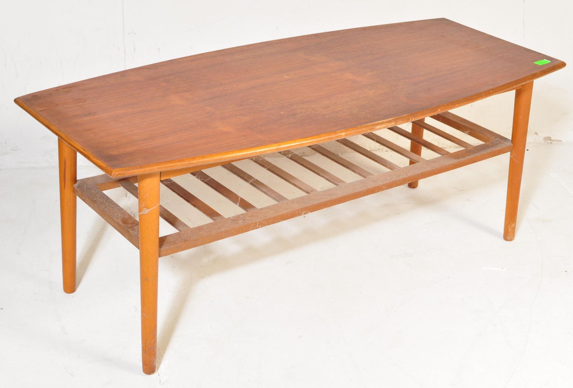 RETRO MID 20TH CENTURY TEAK SURFBOARD COFFEE TABLE - Image 2 of 5