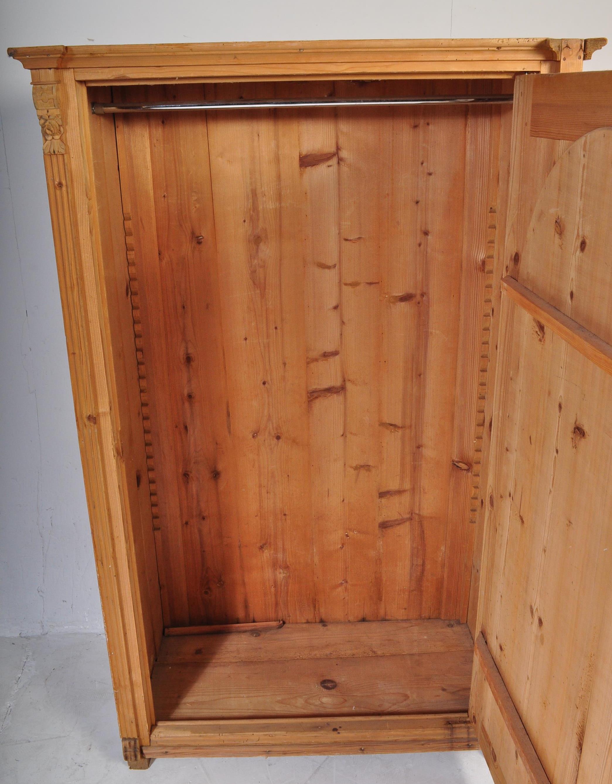 19TH CENTURY FRENCH PROVINCIAL PINE ARMOIRE WARDROBE - Image 4 of 7