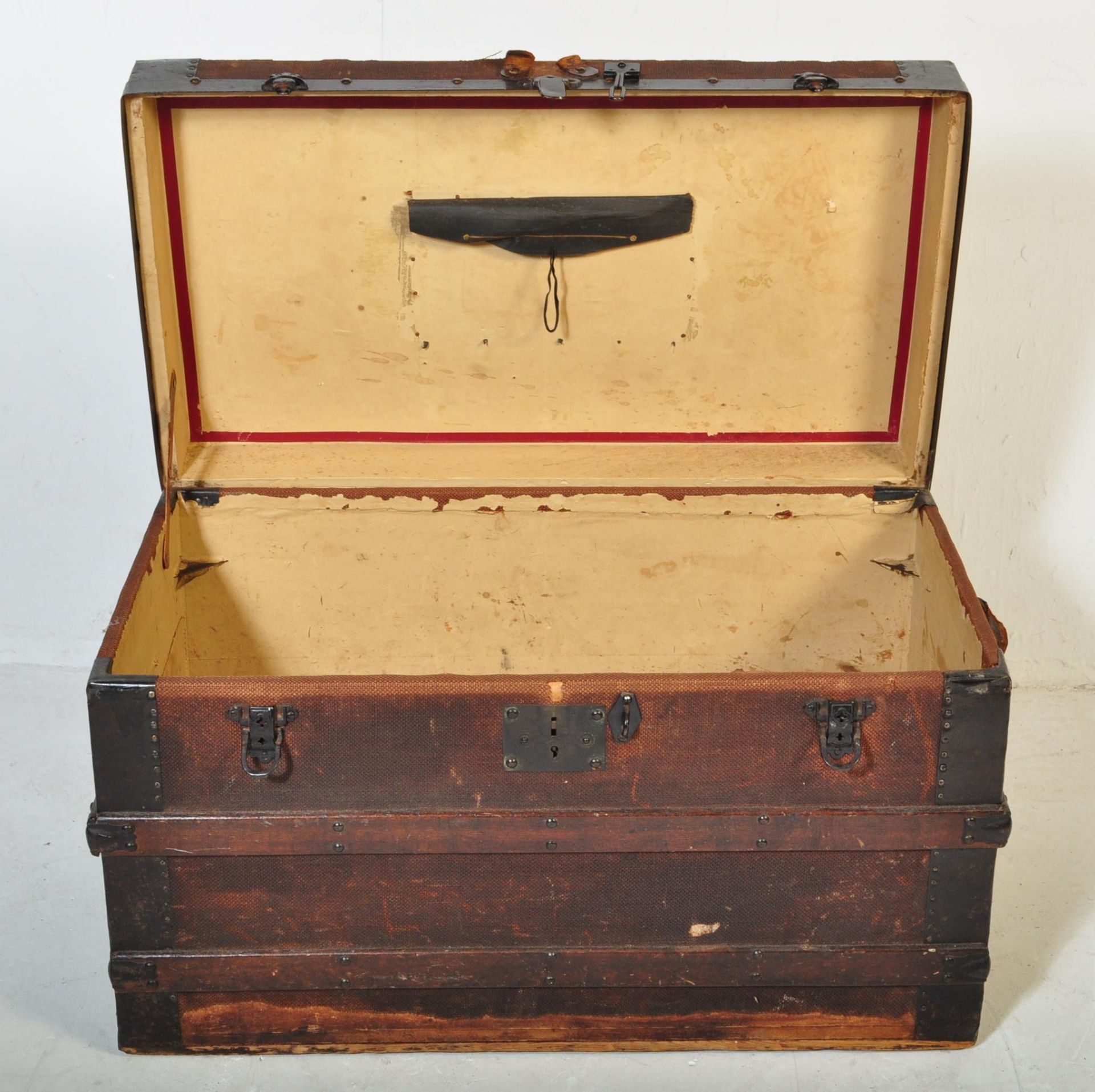 VICTORIAN 19TH CENTURY CANVAS AND WOODEN BOUND TRUNK - Image 3 of 6