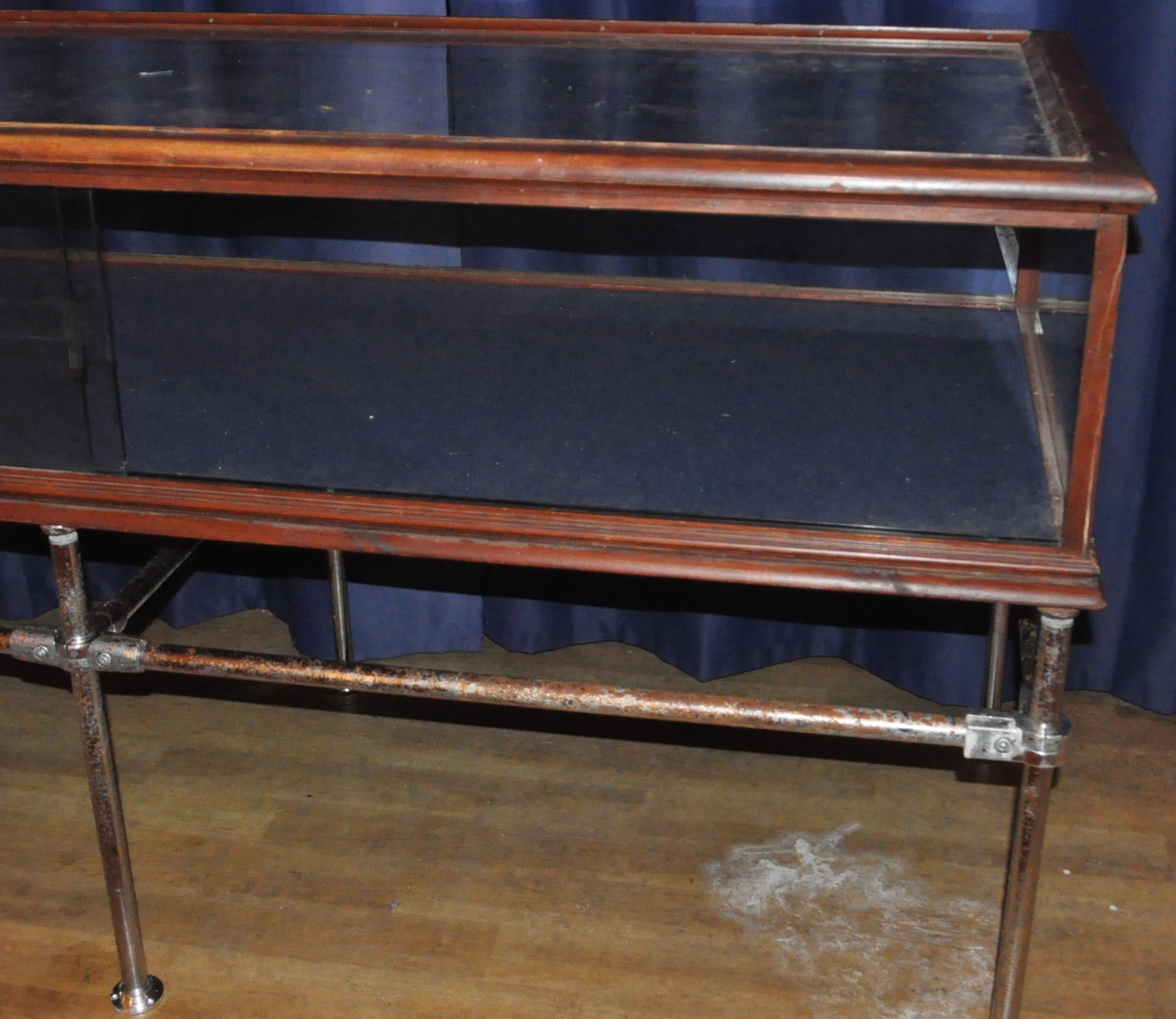 LARGE 20TH CENTURY PINE AND GLASS SHOP DISPLAY CABINET - Image 3 of 7