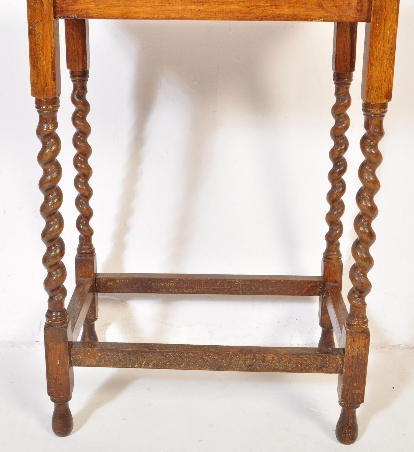EARLY 20TH CENTURY BARELY TWIST OAK OCCASIONAL SIDE HALL TABLE - Image 4 of 5