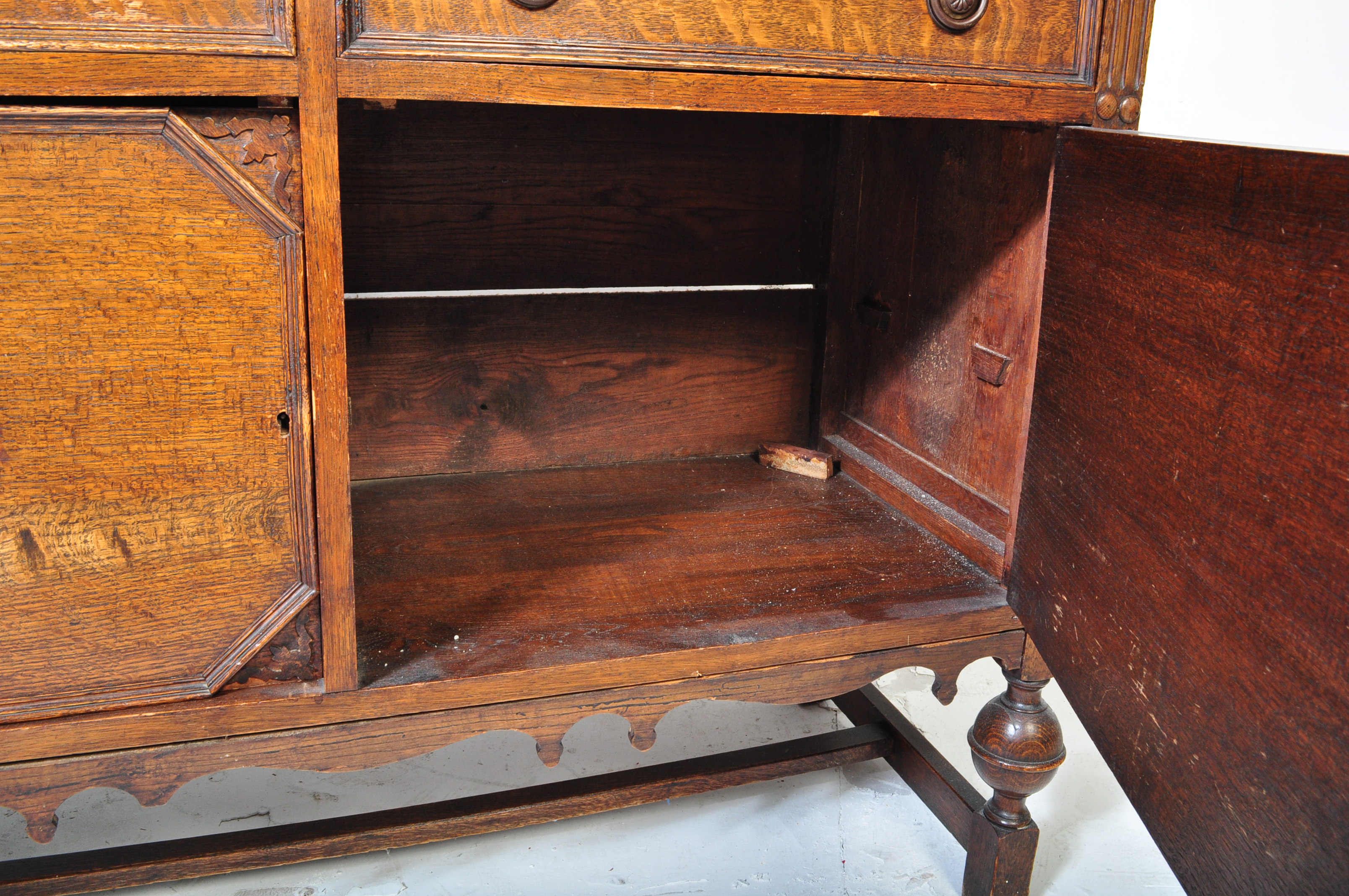 1920S OAK JACOBEAN REVIVAL SIDEBOARD - Image 4 of 5