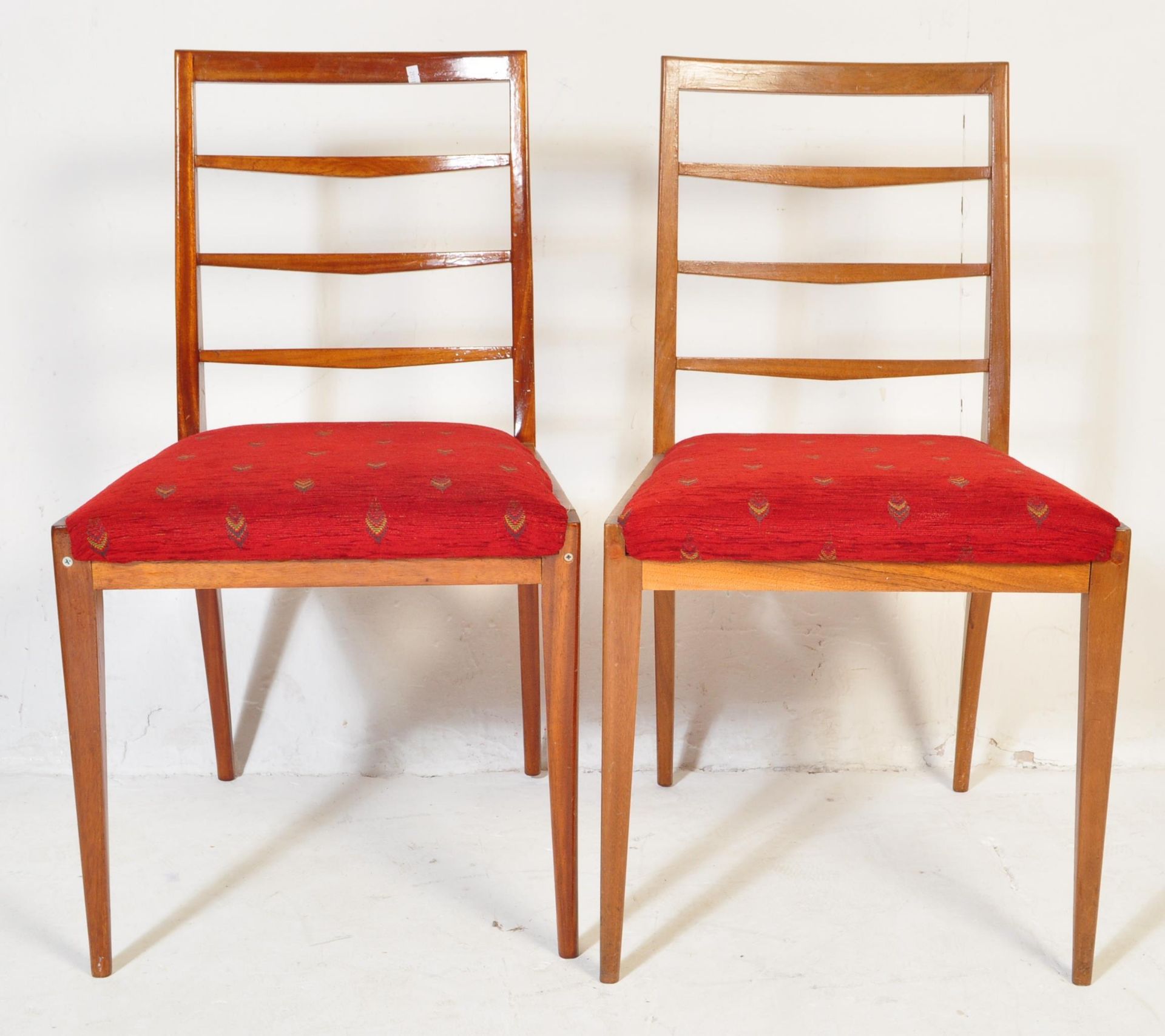 MID CENTURY TEAK WOOD DANISH MANNER DINING ROOM SUITE - Image 6 of 6