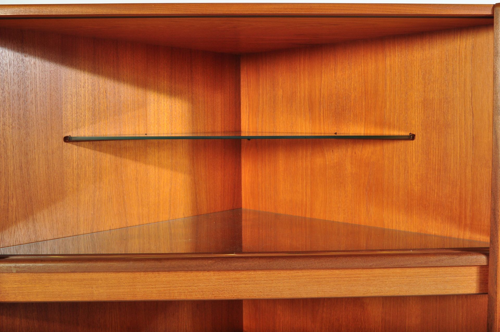 G-PLAN FRESCO RANGE TEAK WOOD CORNER DISPLAY CABINET - Image 3 of 5