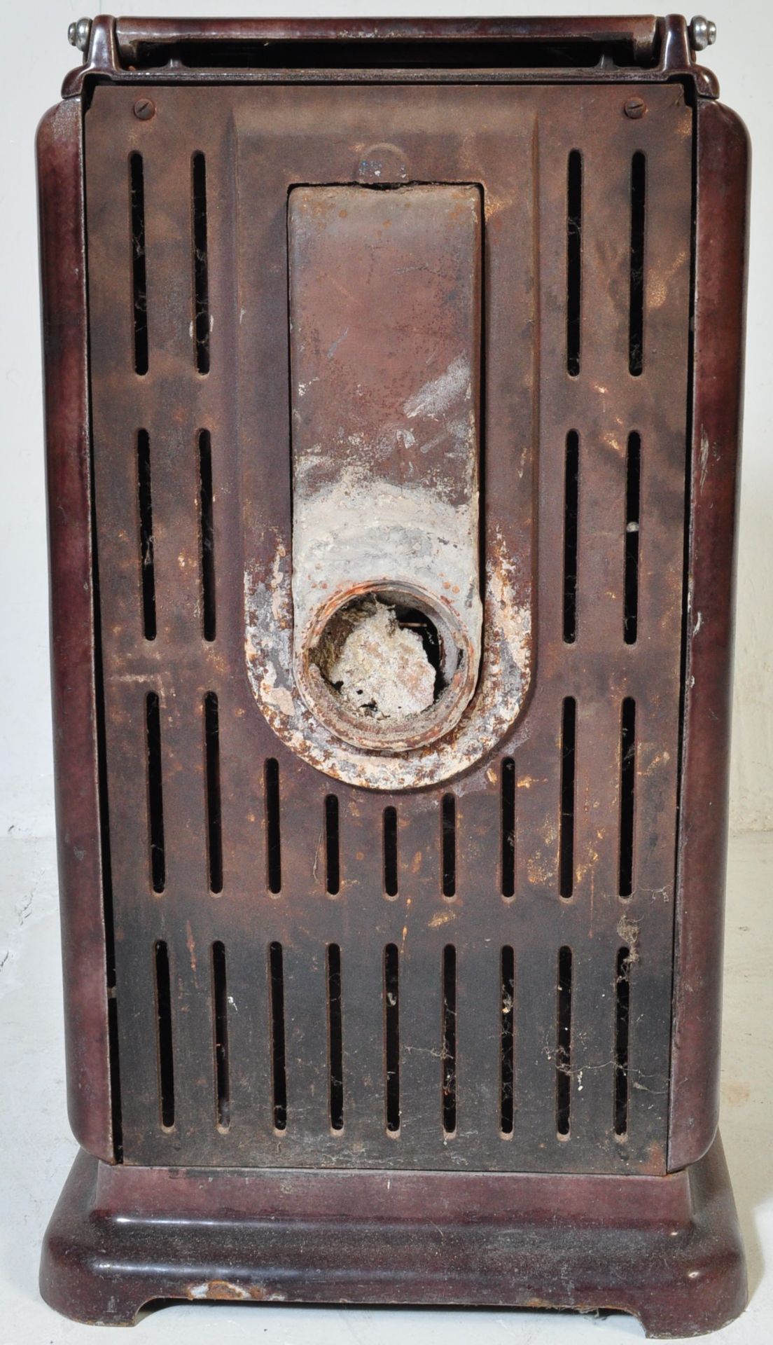 EARLY 20TH CENTURY FRENCH GODIN CAST IRON STOVE - Image 3 of 4