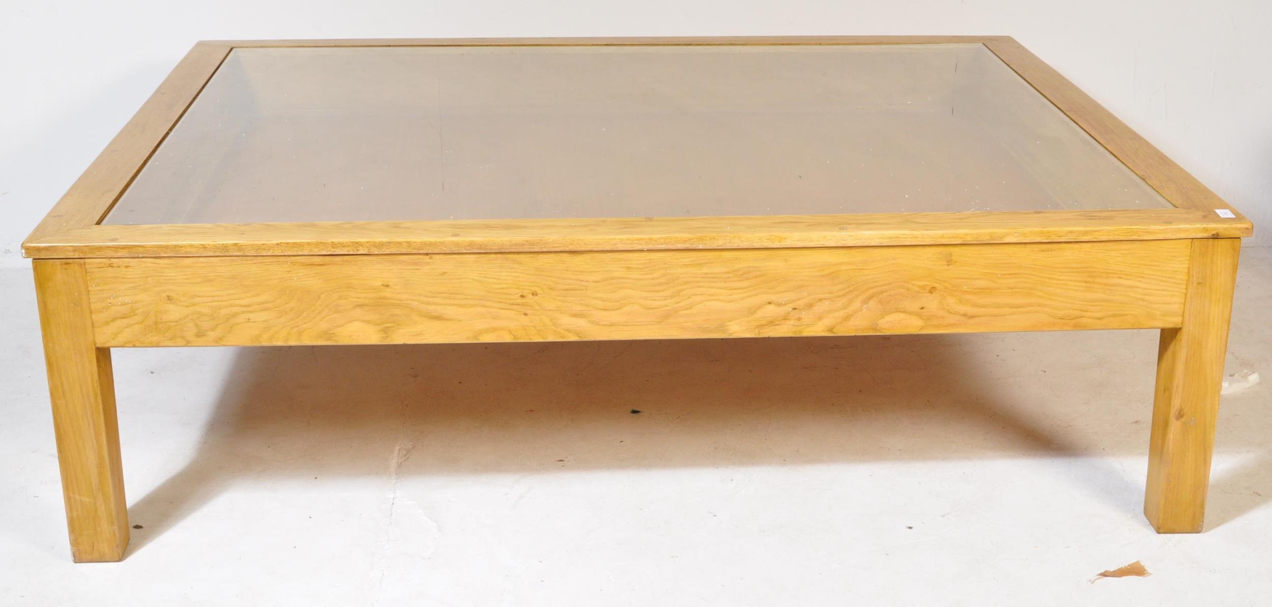 LARGE CONTEMPORARY OAK GLAZED COFFEE TABLE - Image 3 of 4