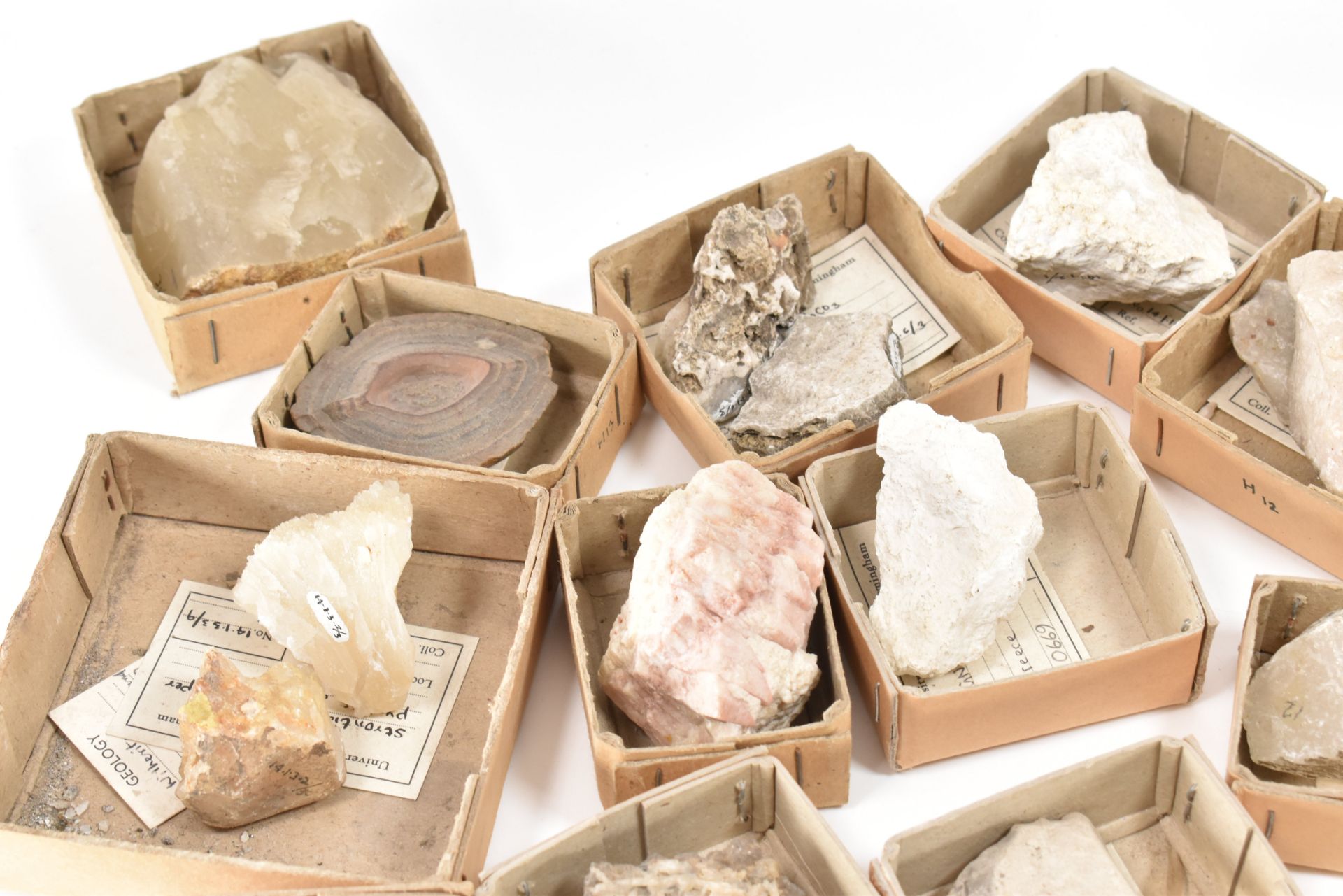 NATURAL HISTORY - ASSORTED SPECIMEN ROCKS - Image 3 of 6