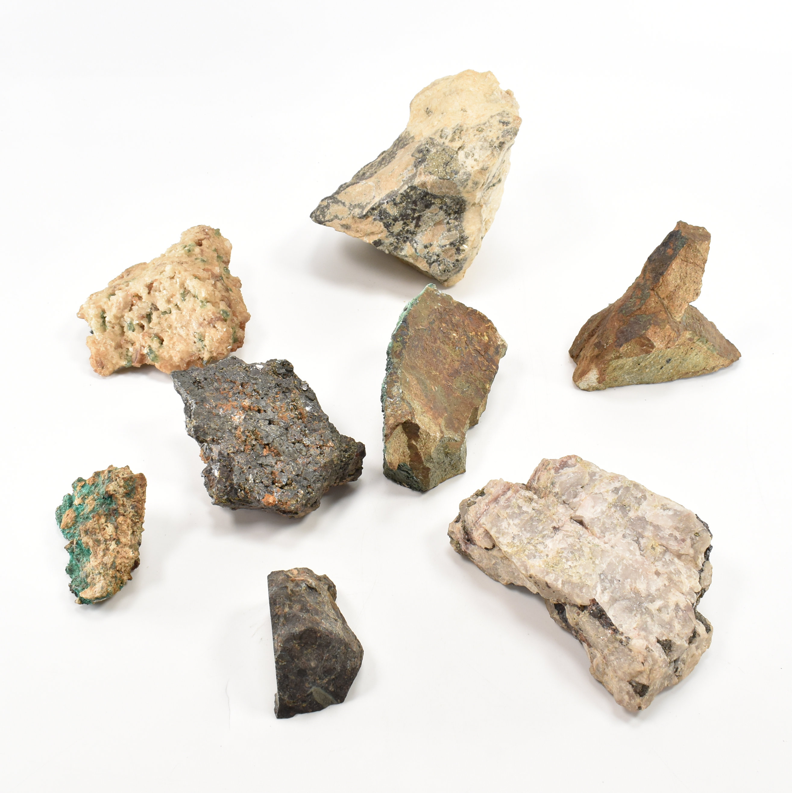 NATURAL HISTORY - ASSORTED MINERAL SPECIMENS - Image 2 of 11