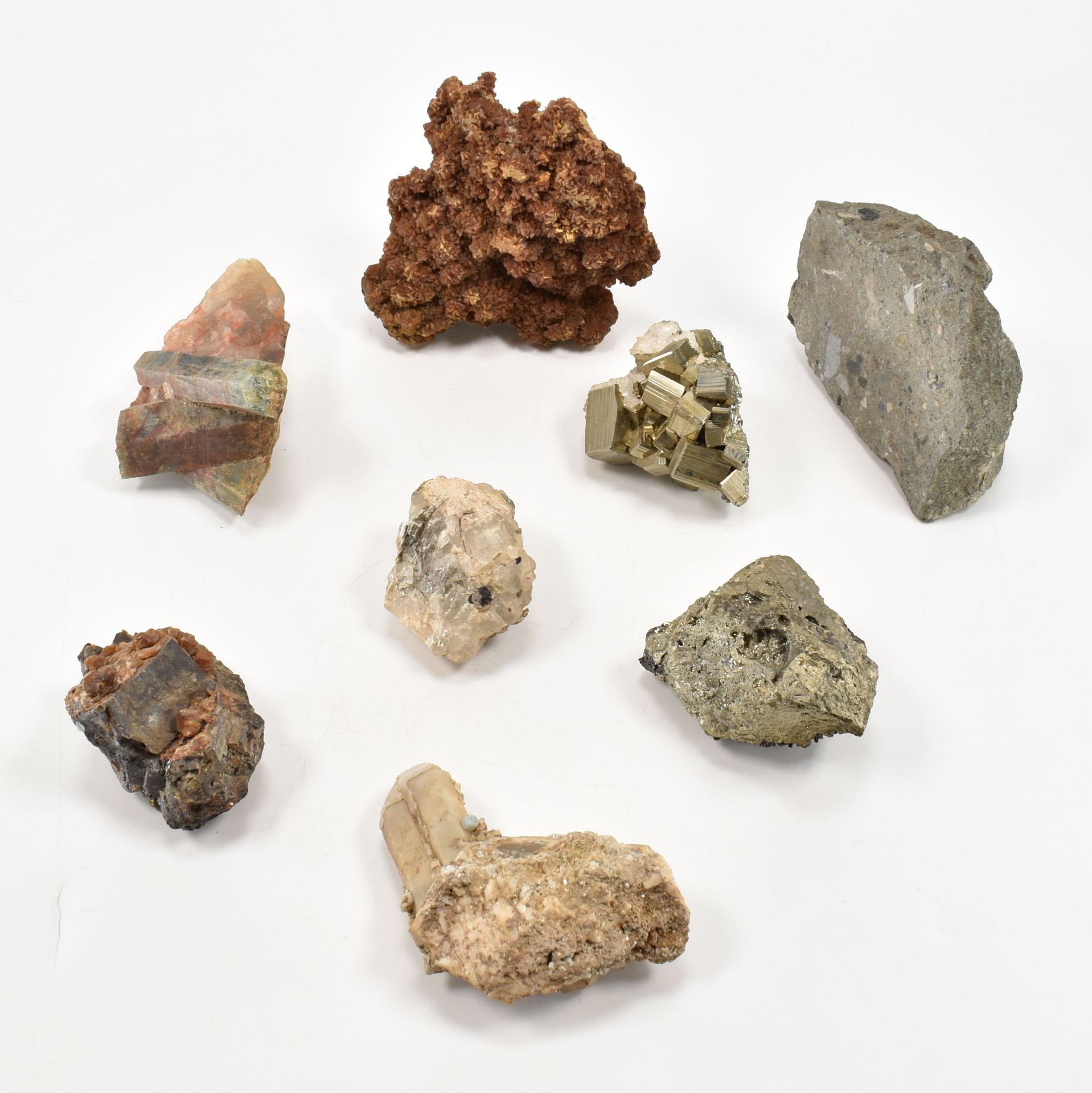 NATURAL HISTORY - ASSORTED MINERAL SPECIMENS