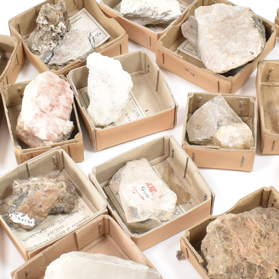 NATURAL HISTORY - ASSORTED SPECIMEN ROCKS - Image 2 of 6