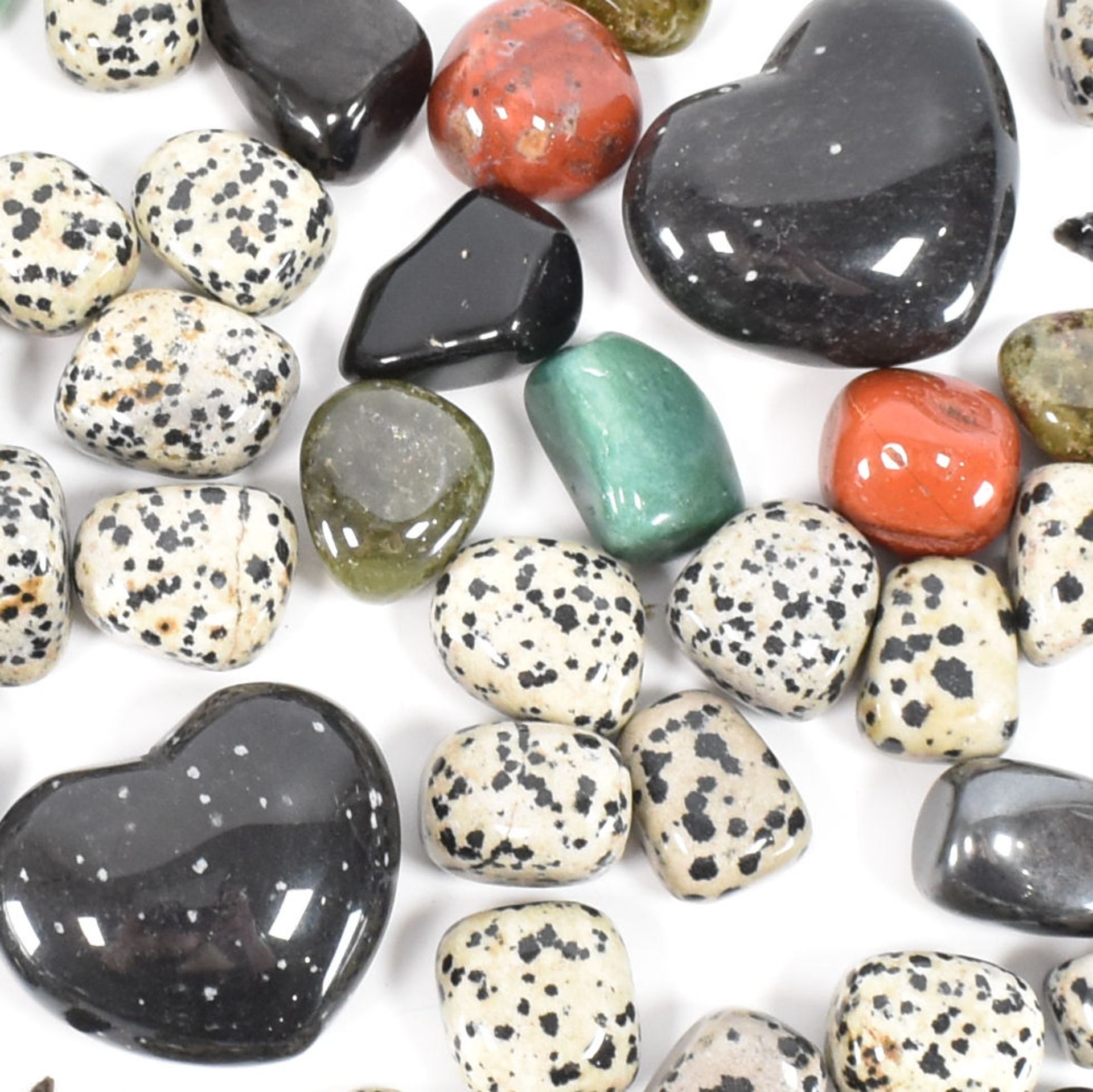 NATURAL HISTORY - POLISHED STONES - JASPER, AVENTURINE & HEMATITE - Image 2 of 6