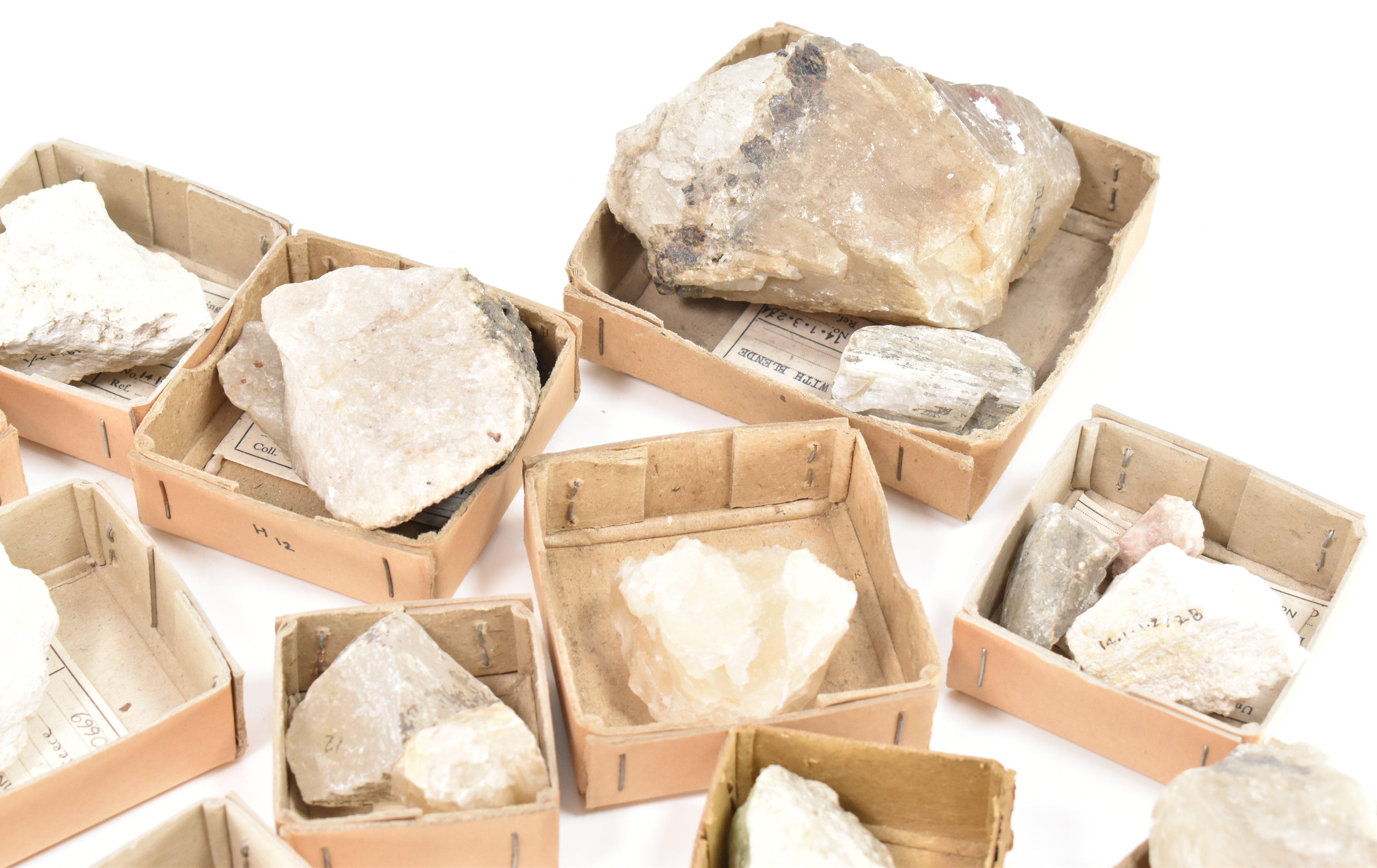 NATURAL HISTORY - ASSORTED SPECIMEN ROCKS - Image 4 of 6