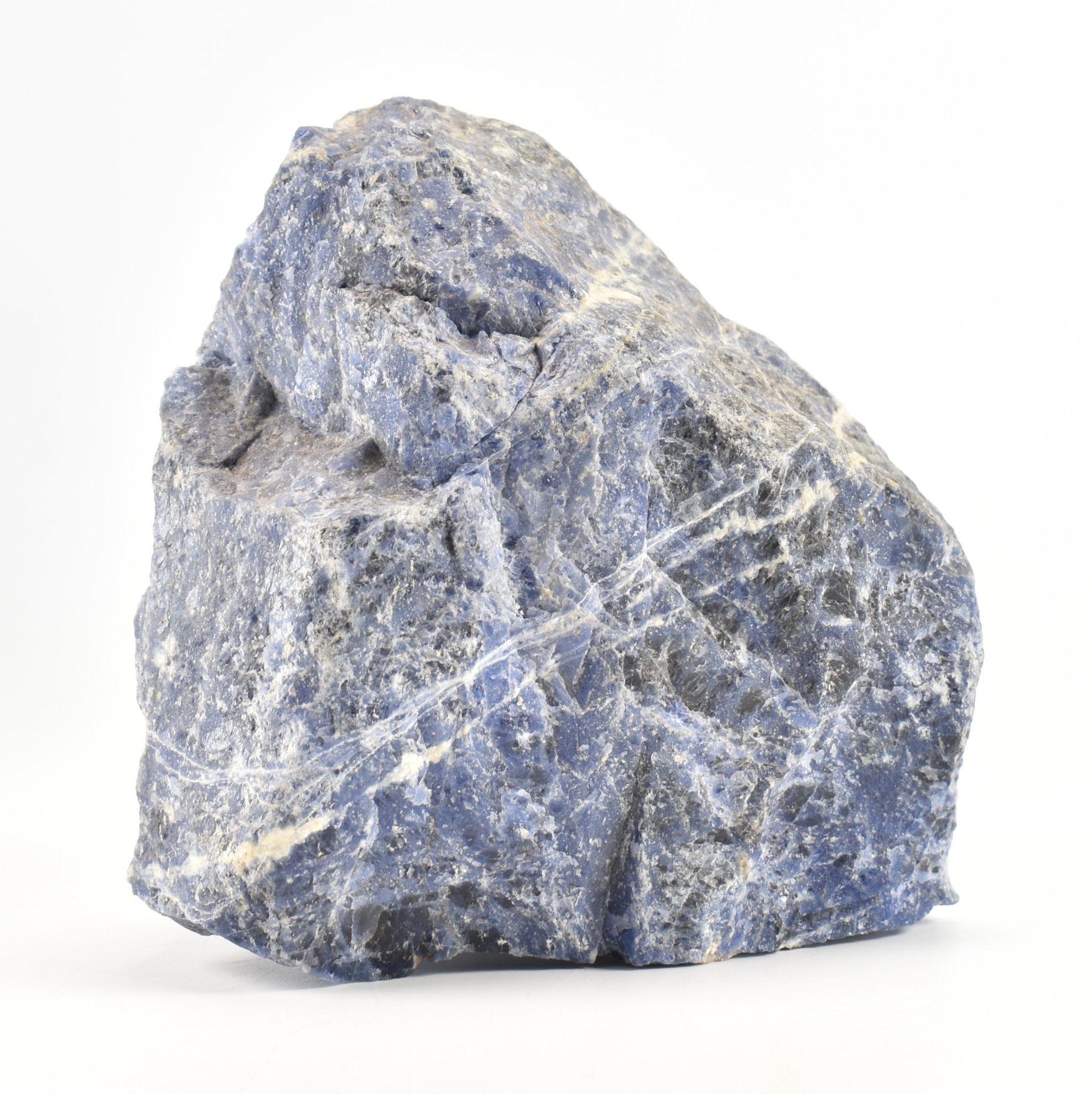 NATURAL HISTORY - SODALITE MINERAL SPECIMEN - Image 2 of 7