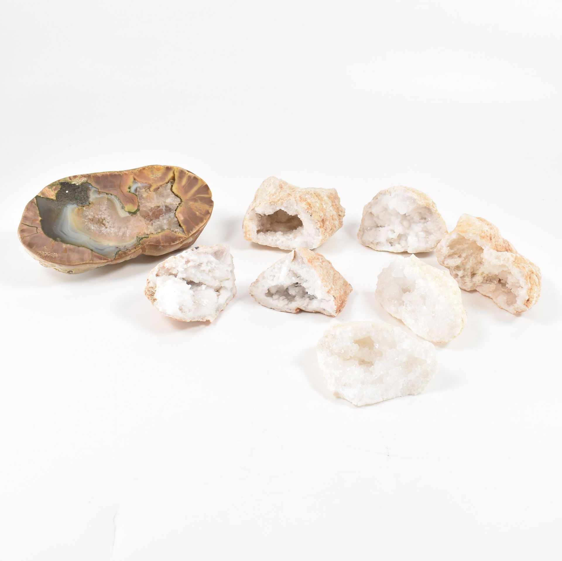 NATURAL HISTORY - GEODES & ROCK SPECIMENS