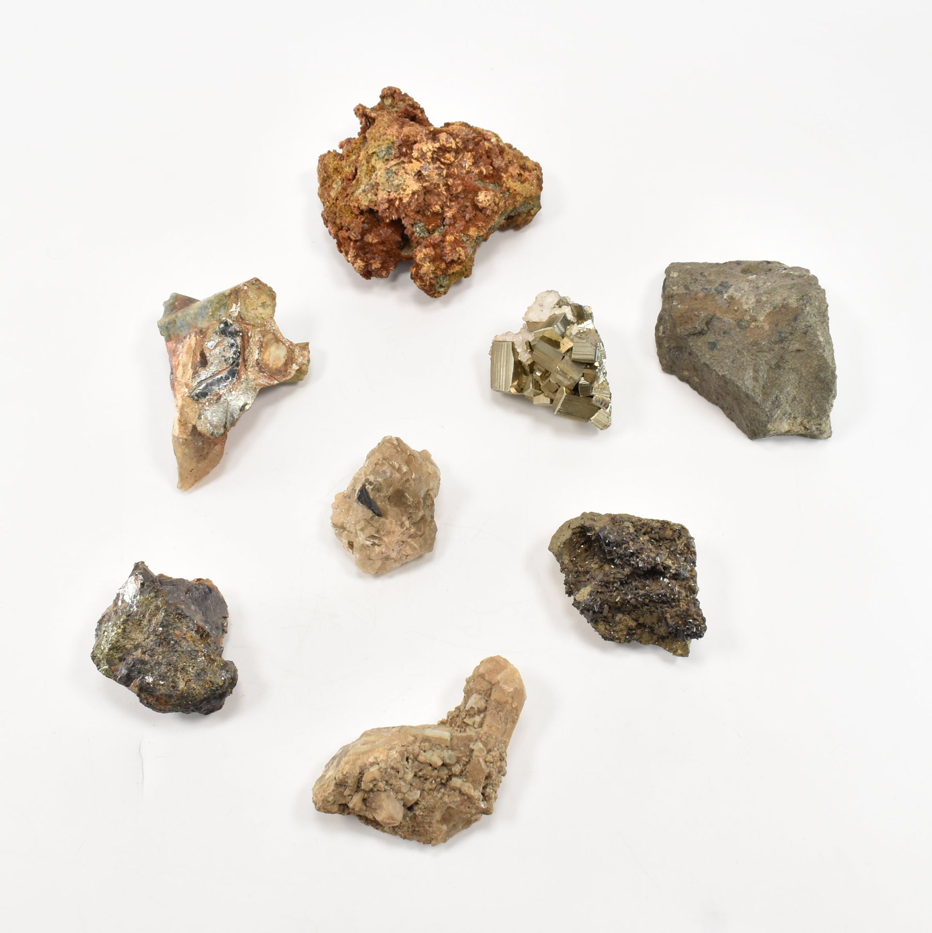 NATURAL HISTORY - ASSORTED MINERAL SPECIMENS - Image 3 of 12