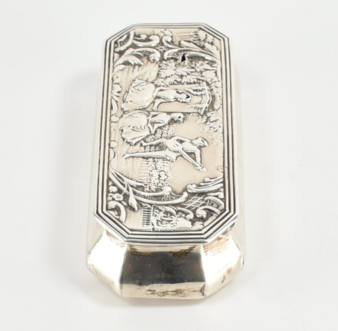 VICTORIAN HALLMARKED SILVER REPOUSSE LIDDED BOX - Image 7 of 9