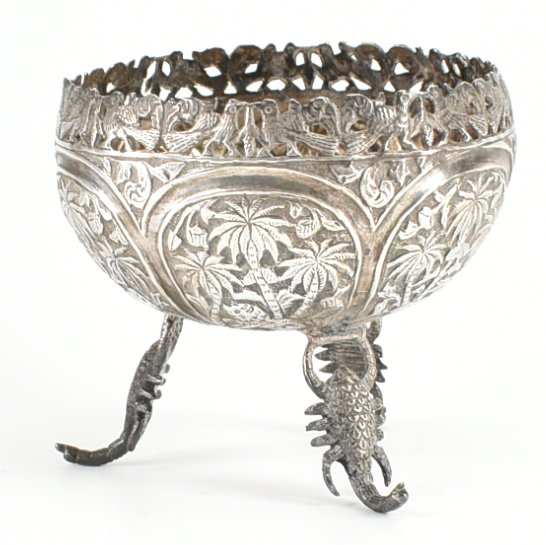 INDIAN SILVER WHITE METAL REPOUSSÉ FOOTED BOWL - Image 5 of 9