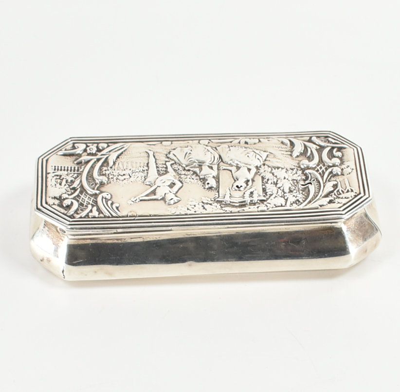 VICTORIAN HALLMARKED SILVER REPOUSSE LIDDED BOX - Image 6 of 9