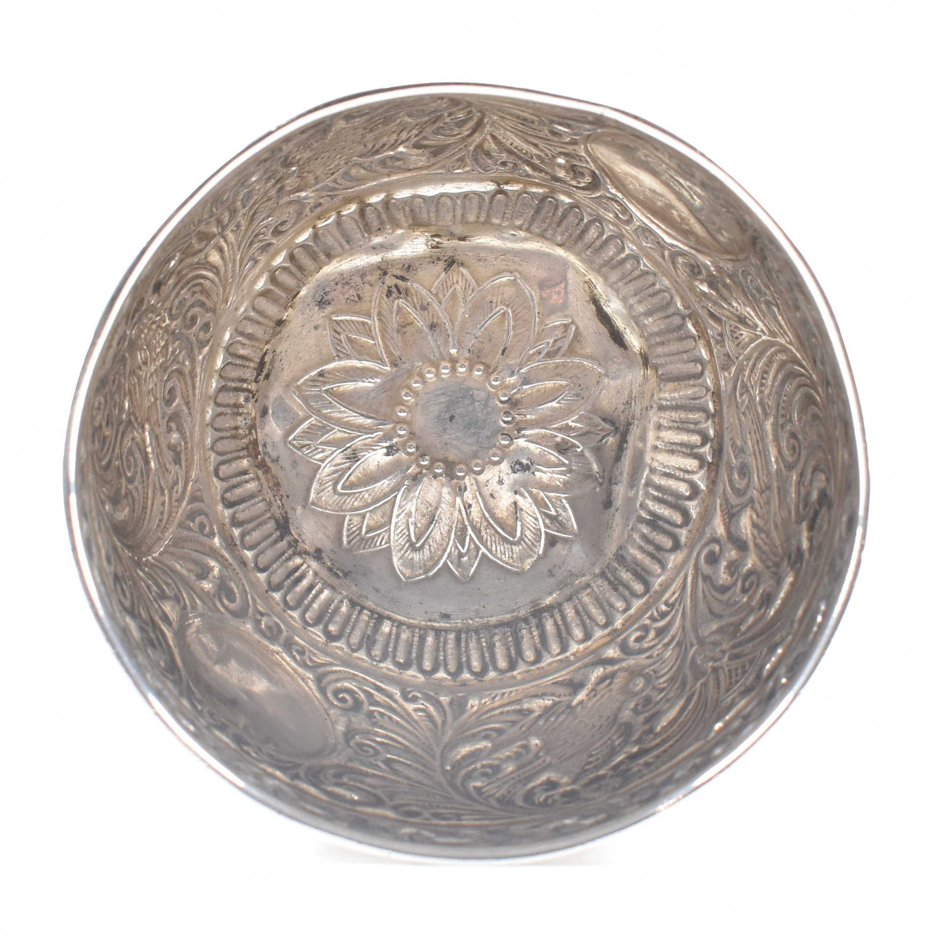 VICTORIAN HALLMARKED SILVER REPOUSSÉ BOWL - Image 7 of 7