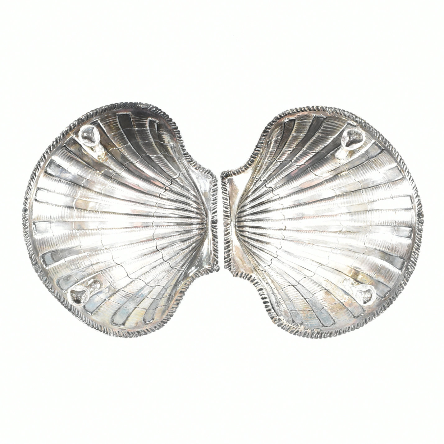 TWO SILVER SCALLOP SHELL SALT DISHES - Image 2 of 5