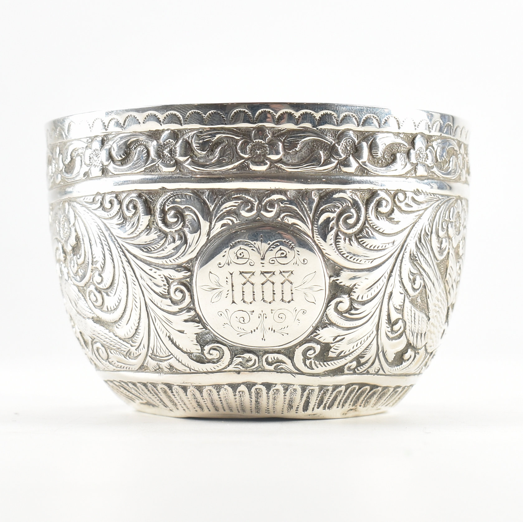 VICTORIAN HALLMARKED SILVER REPOUSSÉ BOWL - Image 2 of 7