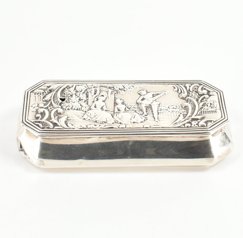 VICTORIAN HALLMARKED SILVER REPOUSSE LIDDED BOX - Image 4 of 9