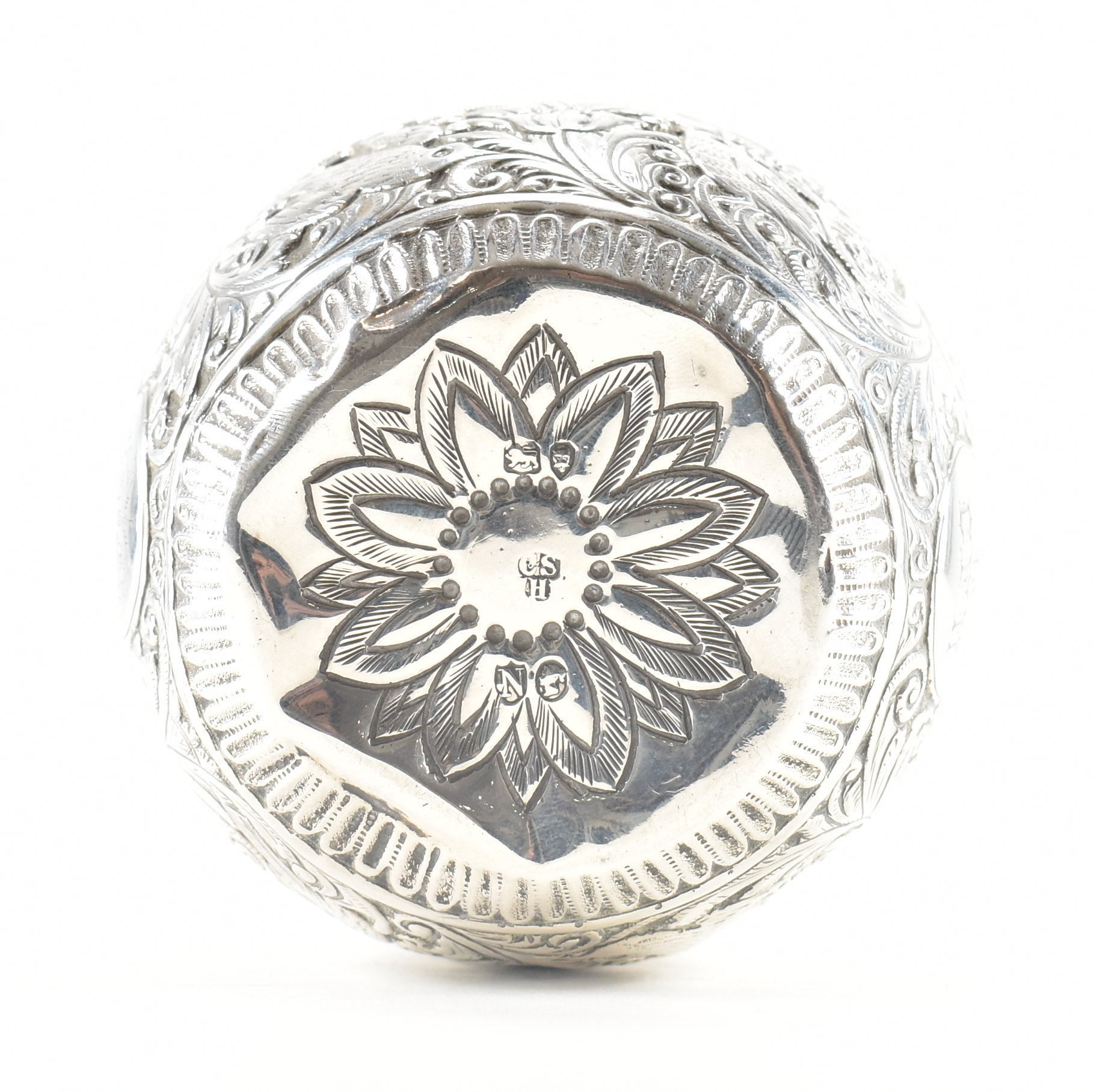 VICTORIAN HALLMARKED SILVER REPOUSSÉ BOWL - Image 6 of 7