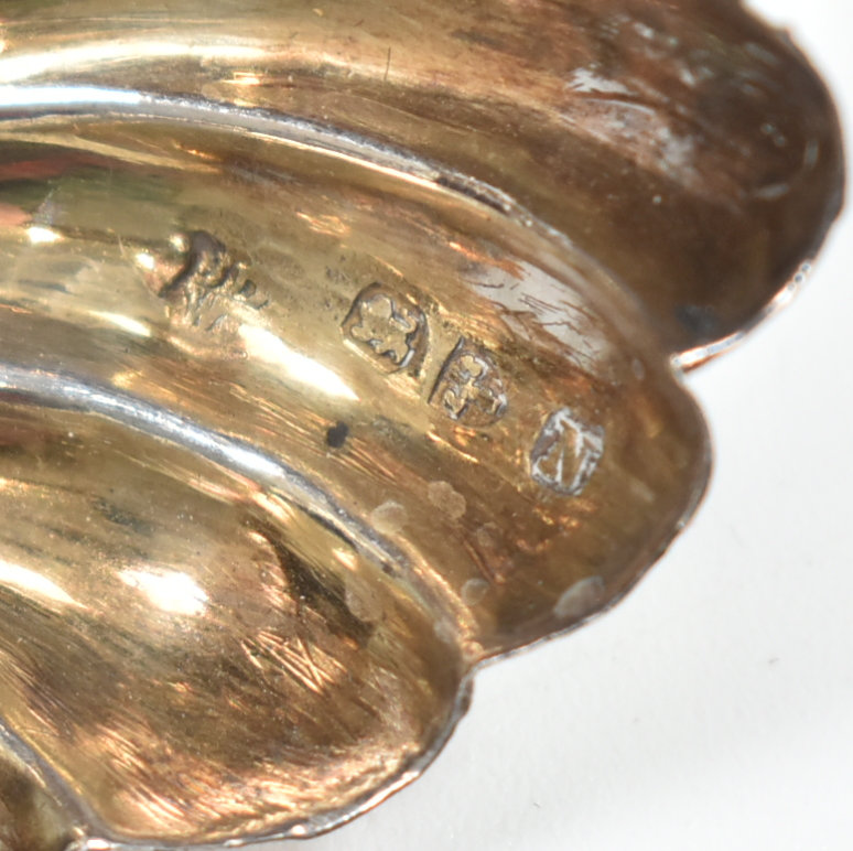 PAIR OF HALLMARKED SILVER & GILT TABLE SALTS - Image 3 of 4