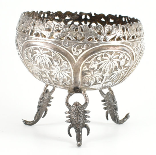 INDIAN SILVER WHITE METAL REPOUSSÉ FOOTED BOWL - Image 4 of 9