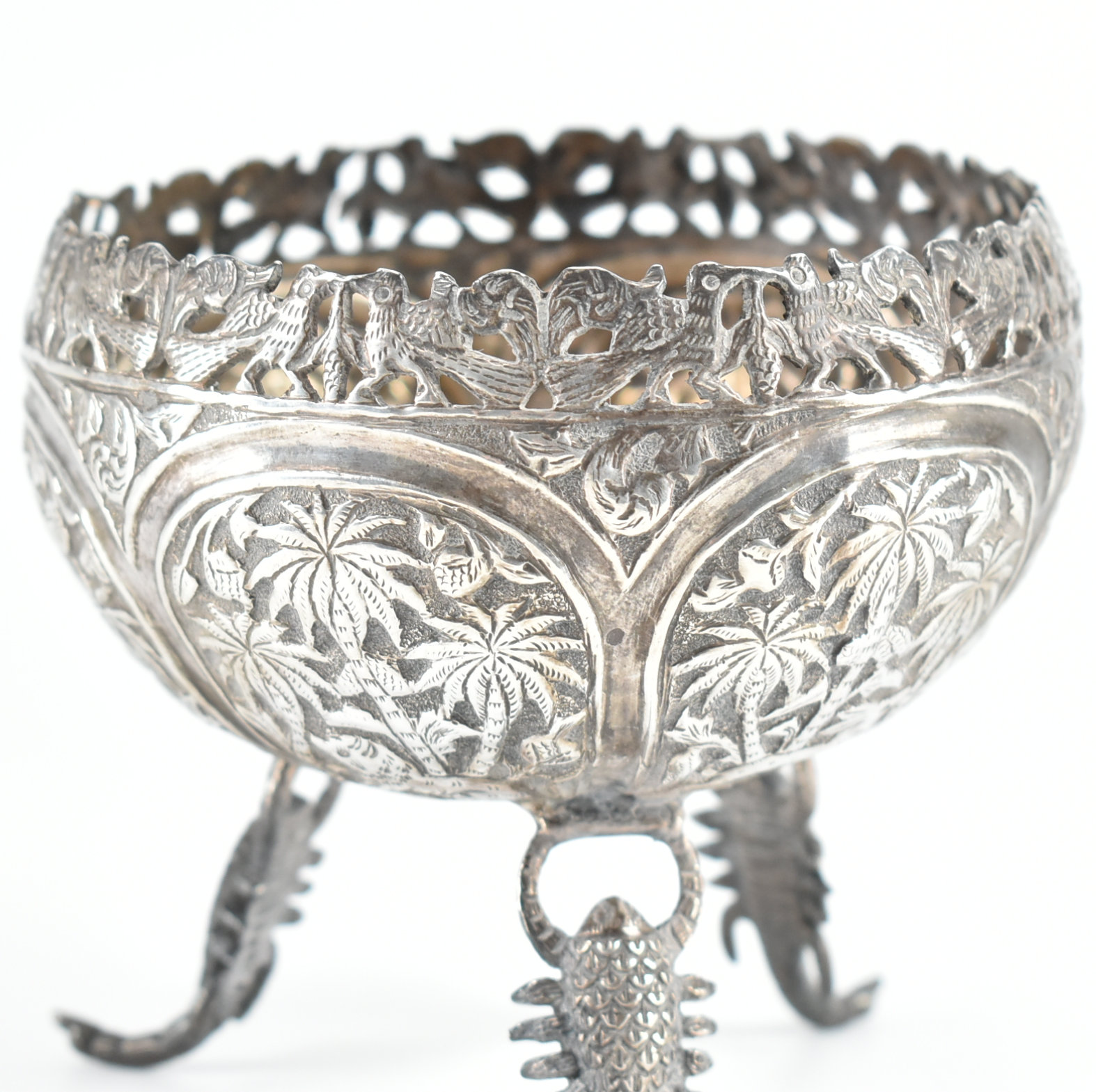 INDIAN SILVER WHITE METAL REPOUSSÉ FOOTED BOWL - Image 7 of 9