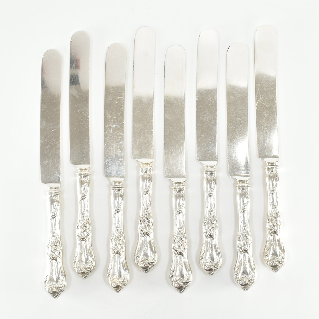 EIGHT REED & BARTON STERLING SILVER DINNER KNIVES - Image 2 of 3