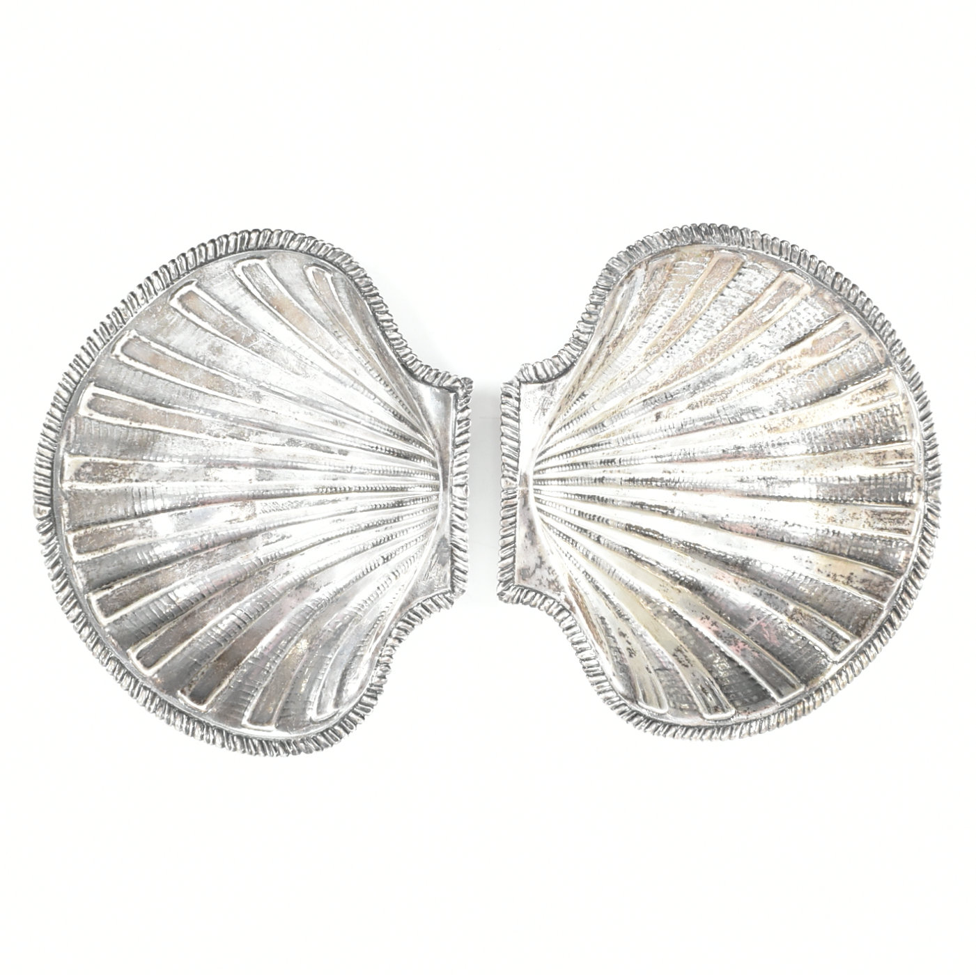 TWO SILVER SCALLOP SHELL SALT DISHES - Image 3 of 5