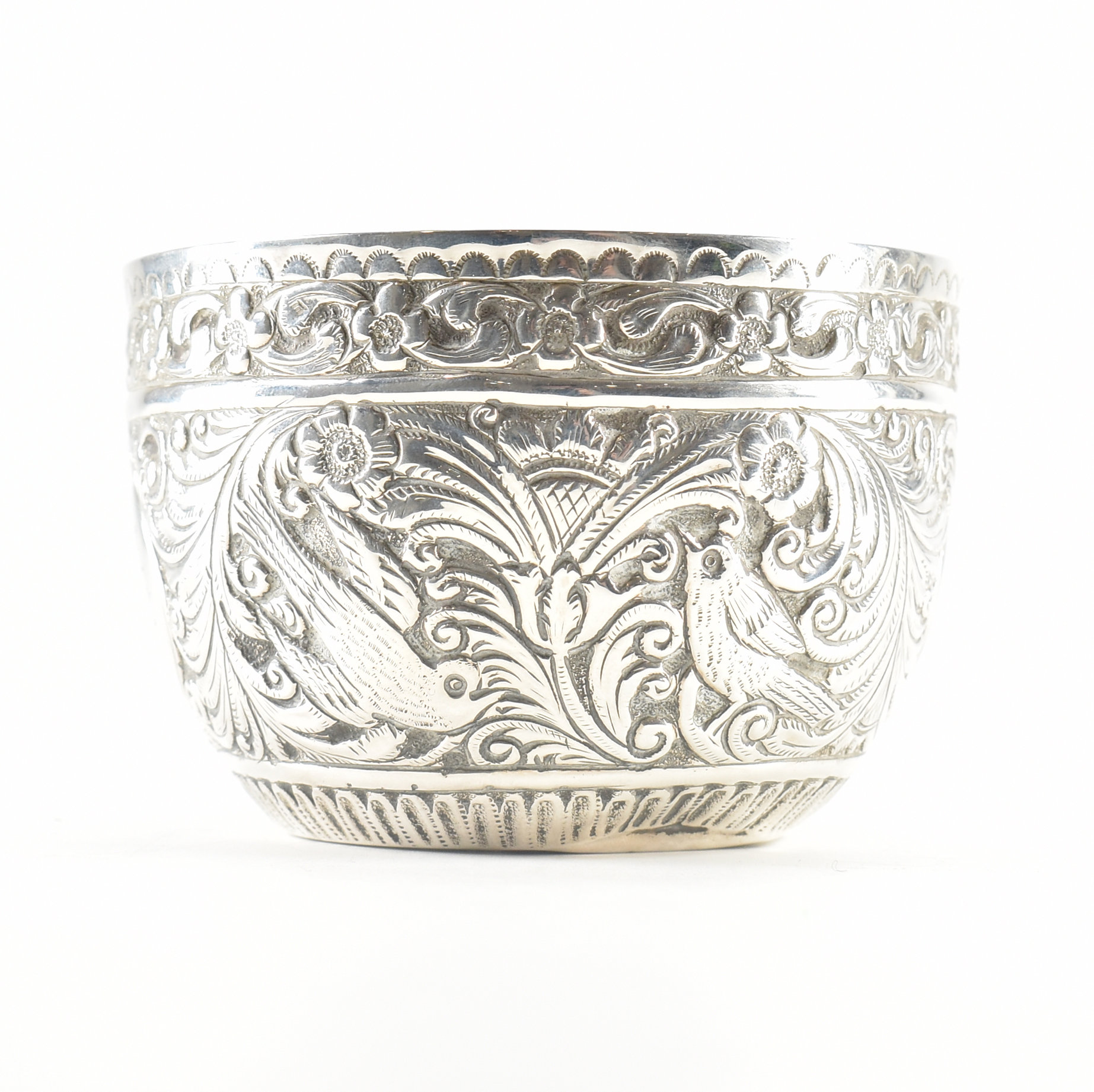 VICTORIAN HALLMARKED SILVER REPOUSSÉ BOWL - Image 5 of 7