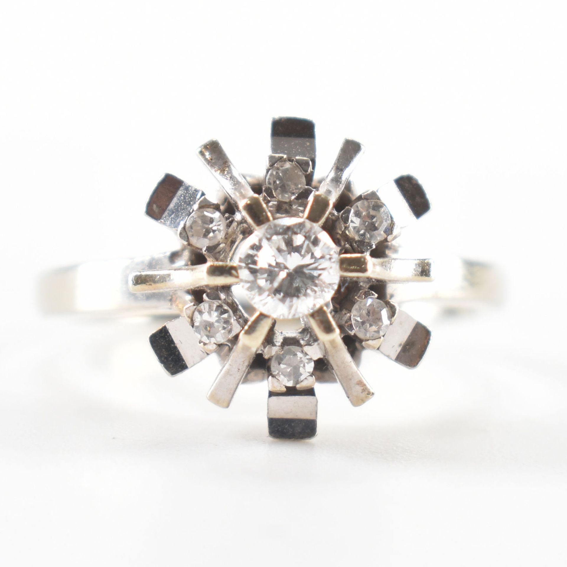 VINTAGE WHITE GOLD & DIAMOND CLUSTER RING