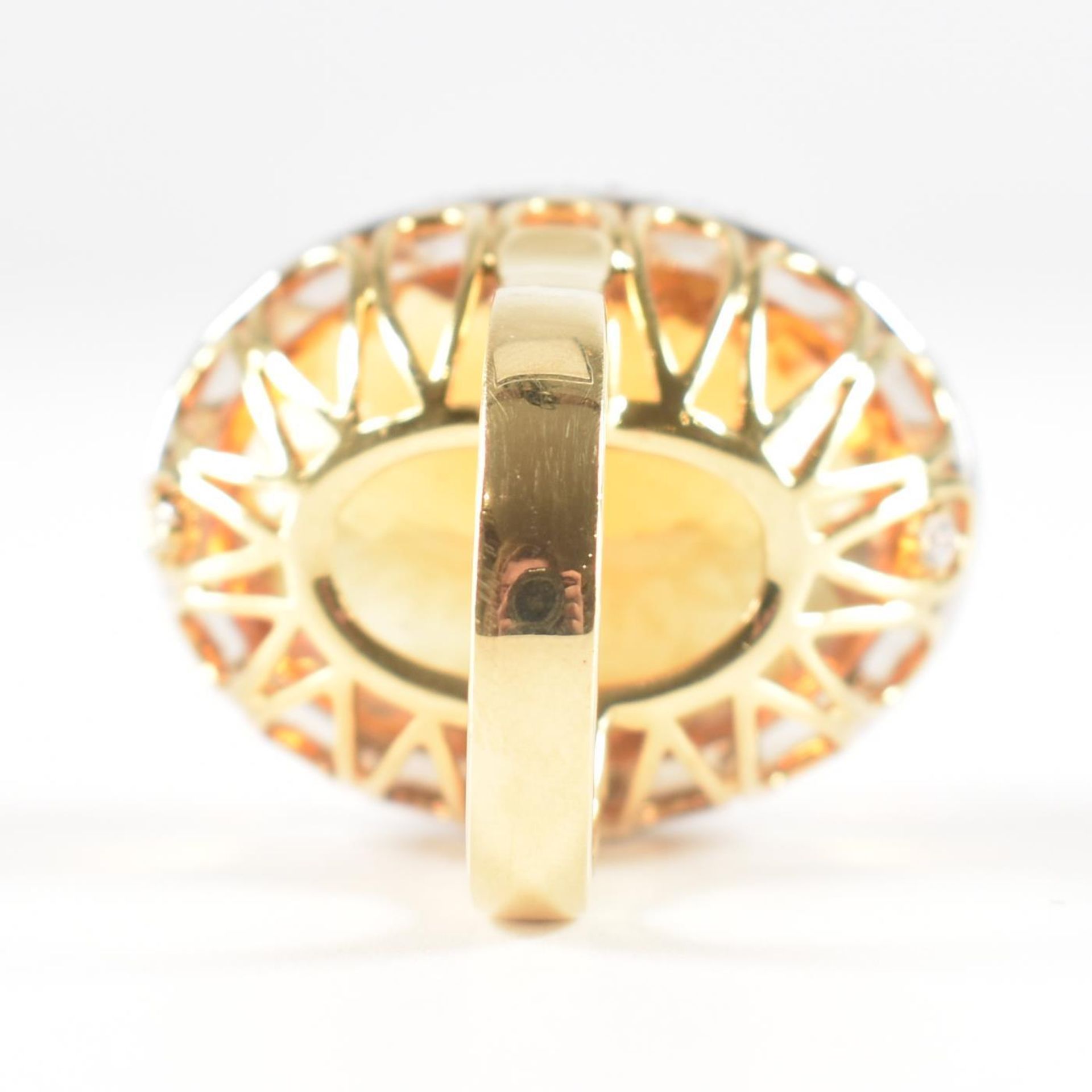 HALLMARKED 18CT GOLD CITRINE & DIAMOND COCKTAIL RING - Image 4 of 9