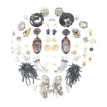 COLLECTION OF ASSORTED COSTUME JEWELLERY CLIP ON EARRINGS