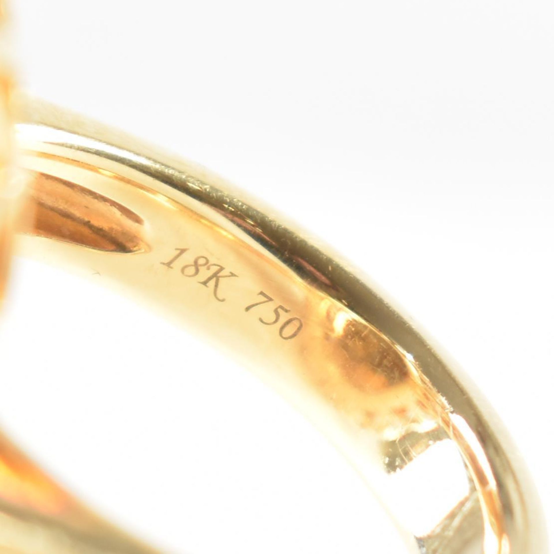 HALLMARKED 18CT GOLD CITRINE & DIAMOND COCKTAIL RING - Image 7 of 9