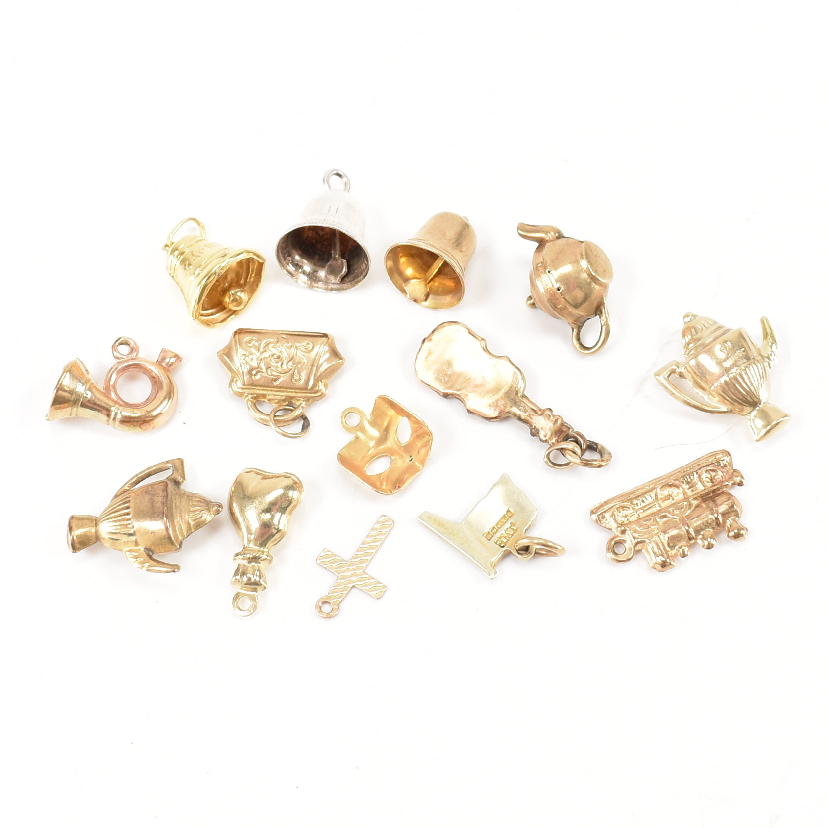 COLLECTION OF 9CT GOLD & YELLOW METAL CHARMS - Image 5 of 9