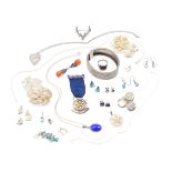 COLLECTION OF ASSORTED SILVER JEWELLERY