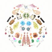 COLLECTION OF ASSORTED COSTUME JEWELLERY STATEMENT EARRINGS