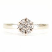 18CT WHITE GOLD & DIAMOND CLUSTER RING