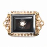 ANTIQUE 15CT GOLD PEARL & ONYX MOURNING BROOCH