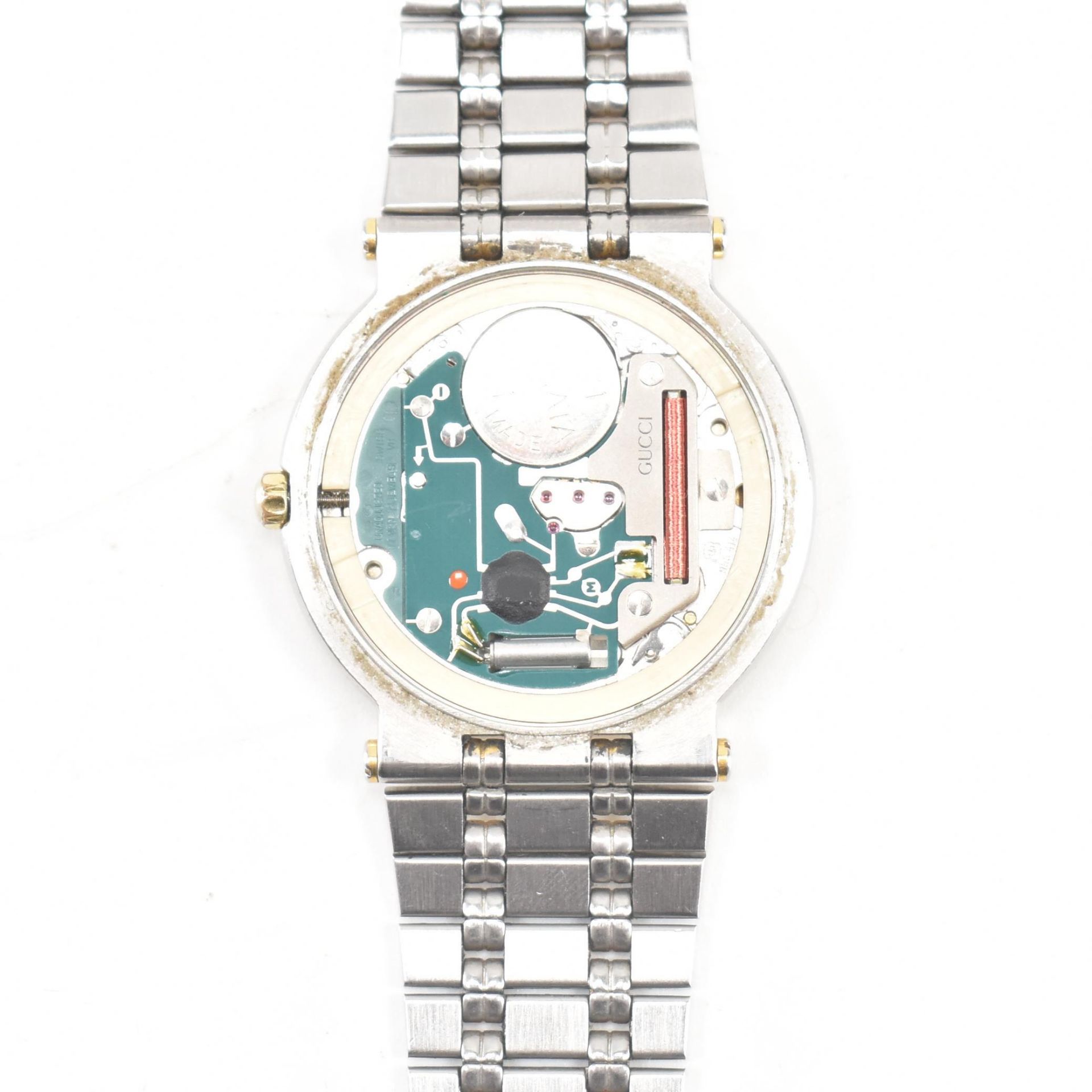 VINTAGE GUCCI TWO TONE SWISS MADE WRIST WATCH - Image 3 of 5