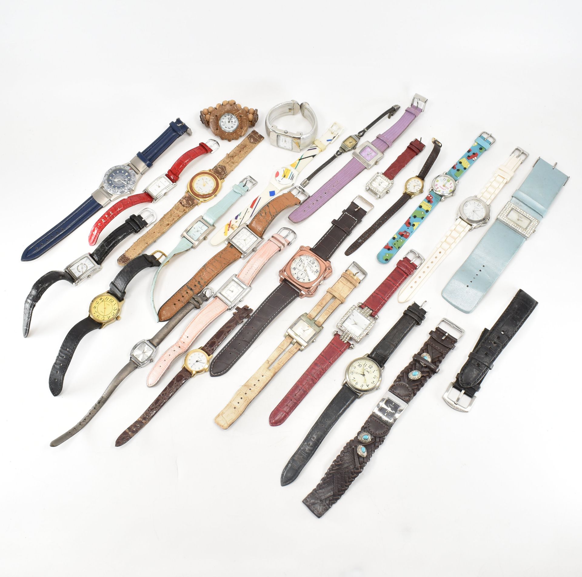 COLLECTION OF ASSORTED COSTUME JEWELLERY WRISTWATCHES - Bild 2 aus 9