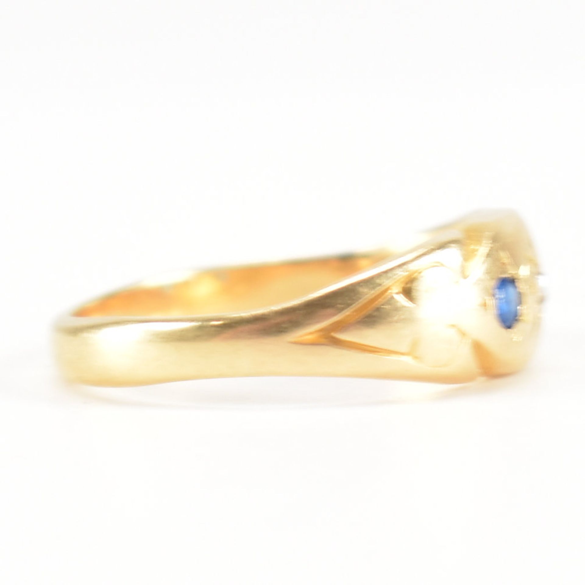 HALLMARKED 18CT GOLD DIAMOND & BLUE STONE RING - Image 6 of 9