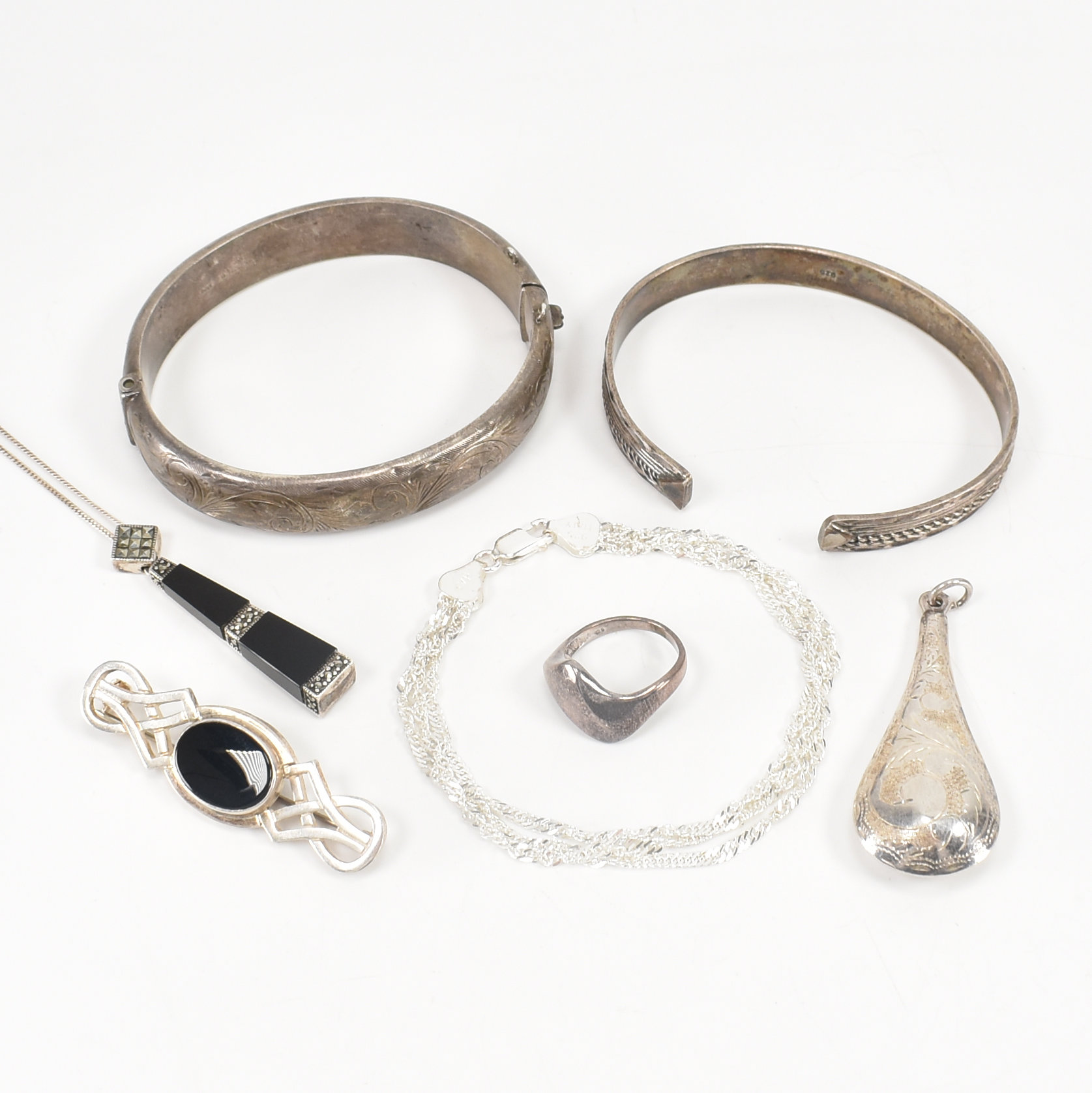 ASSORTMENT OF SILVER JEWELLERY - Image 10 of 11