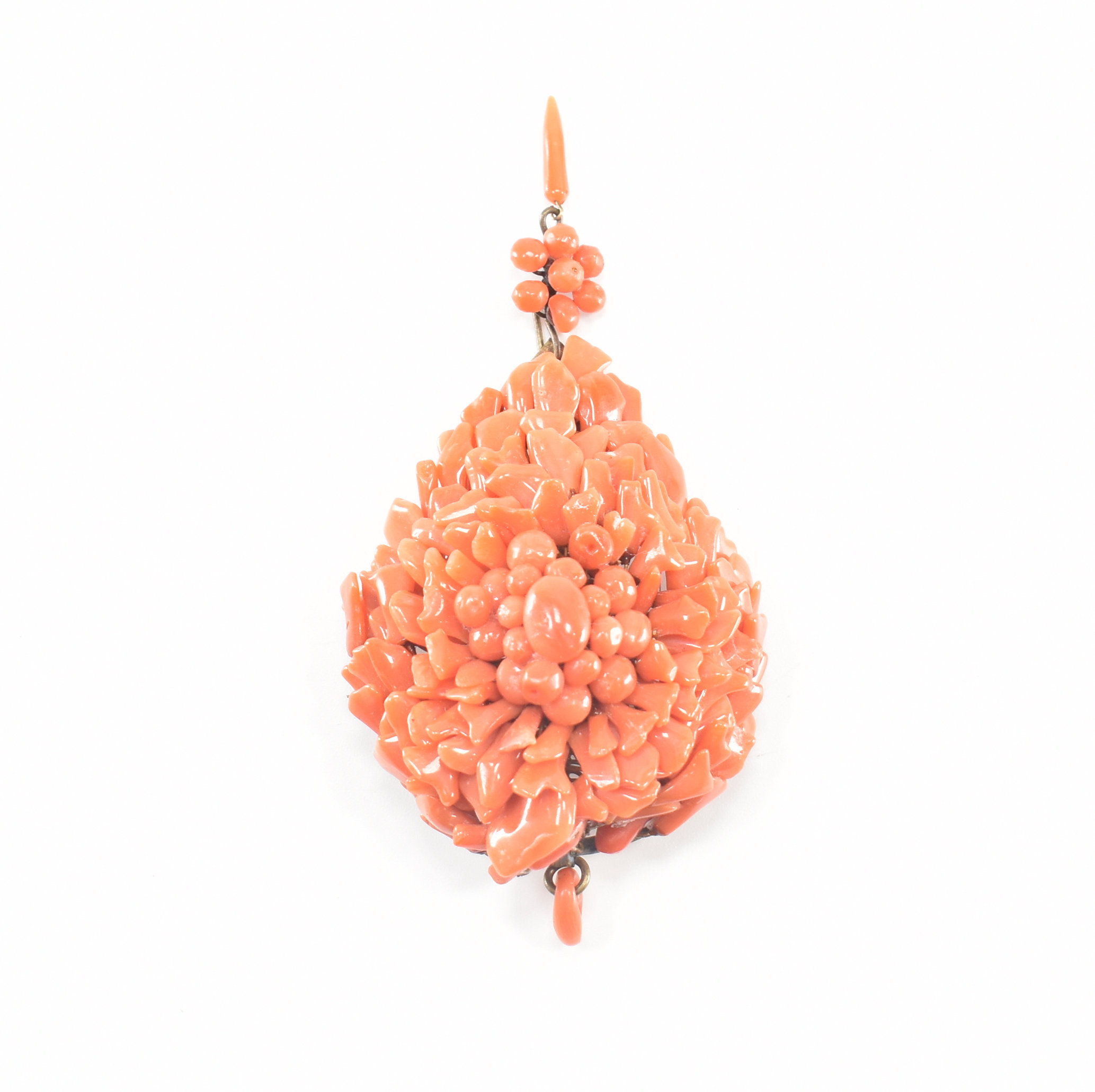 VICTORIAN GILT METAL & CORAL BROOCH