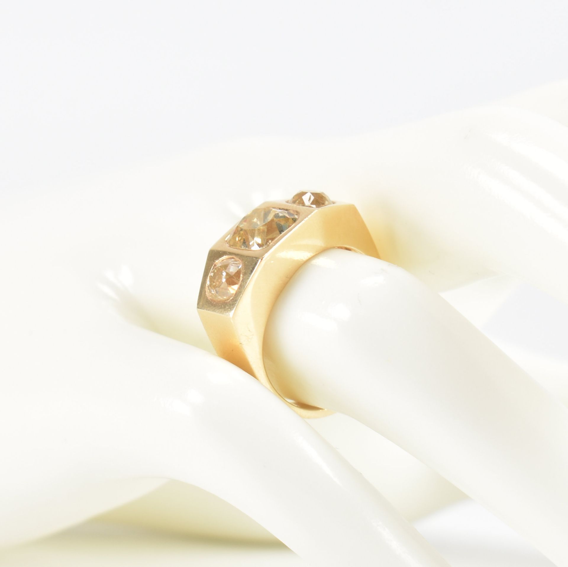 RETRO 18CT GOLD & FANCY LIGHT YELLOW DIAMOND THREE STONE RING - Bild 9 aus 11
