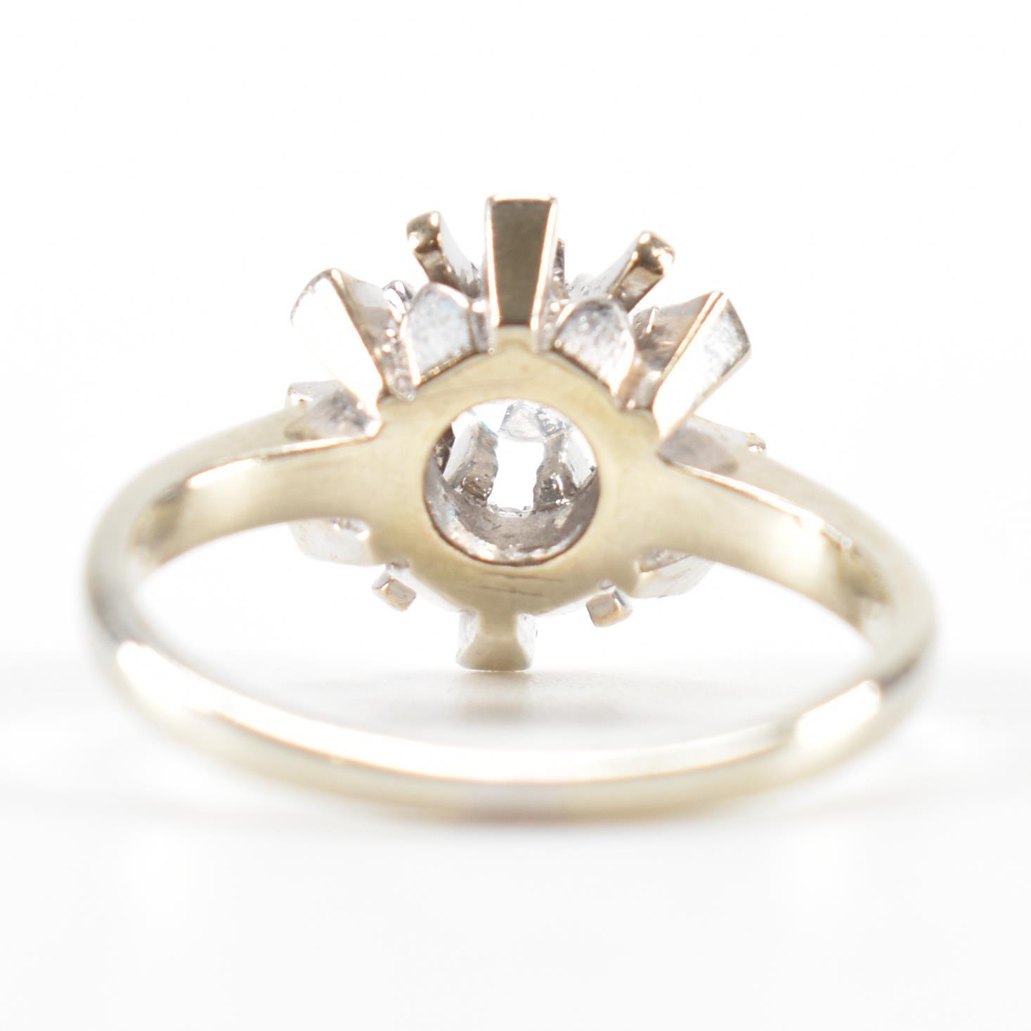 VINTAGE WHITE GOLD & DIAMOND CLUSTER RING - Image 4 of 7